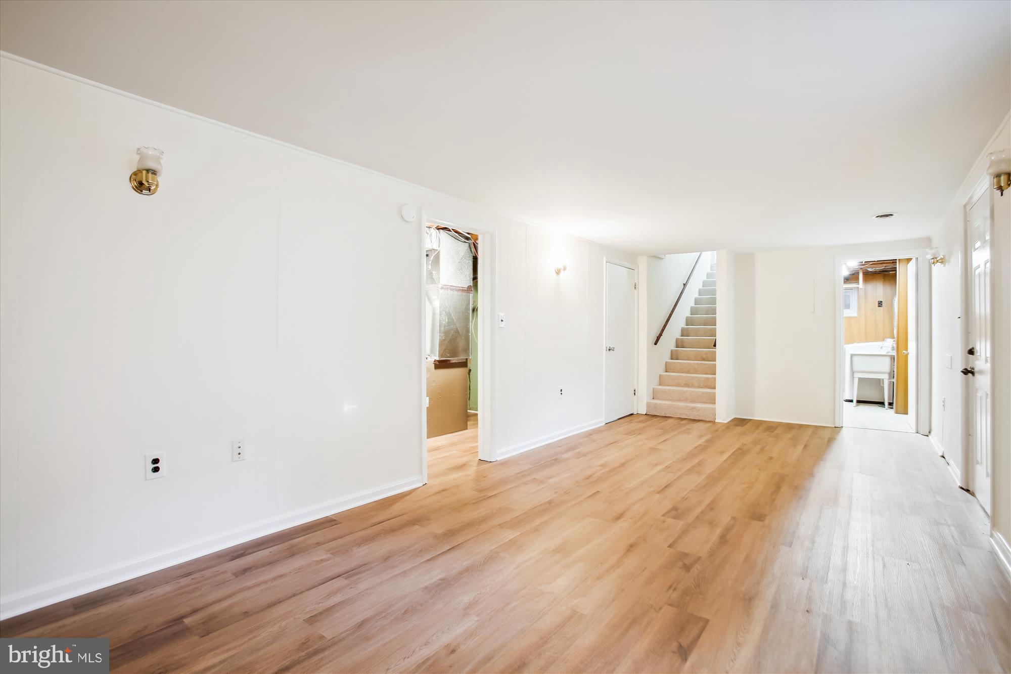 2405 PHILLIPS DRIVE