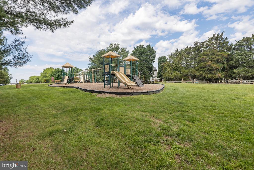14392 FLOURCASTLE COURT
