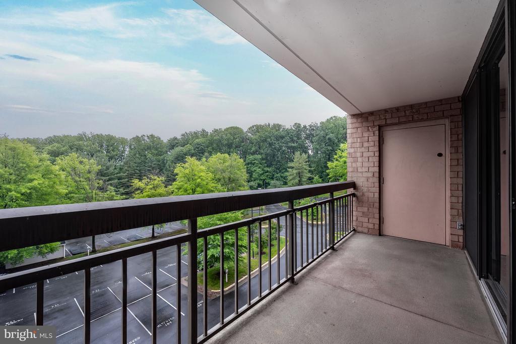 2230 GEORGE C MARSHALL DRIVE 517