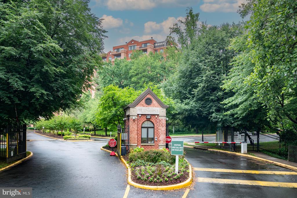 2230 GEORGE C MARSHALL DRIVE 517