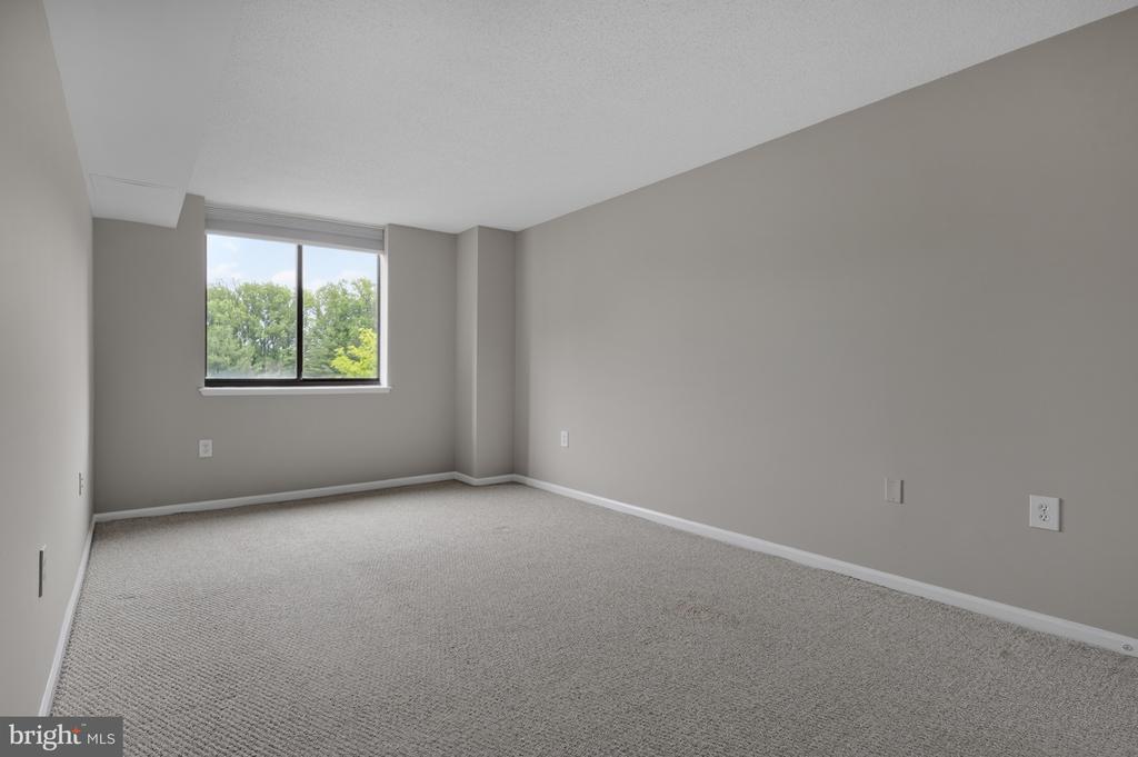 2230 GEORGE C MARSHALL DRIVE 517