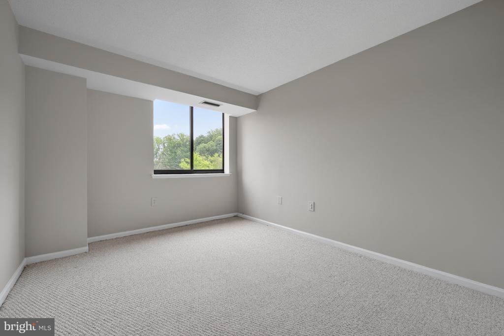 2230 GEORGE C MARSHALL DRIVE 517