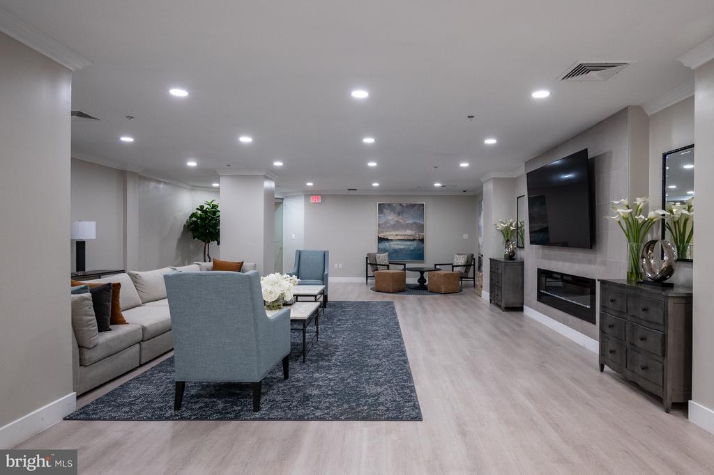 2230 GEORGE C MARSHALL DRIVE 517