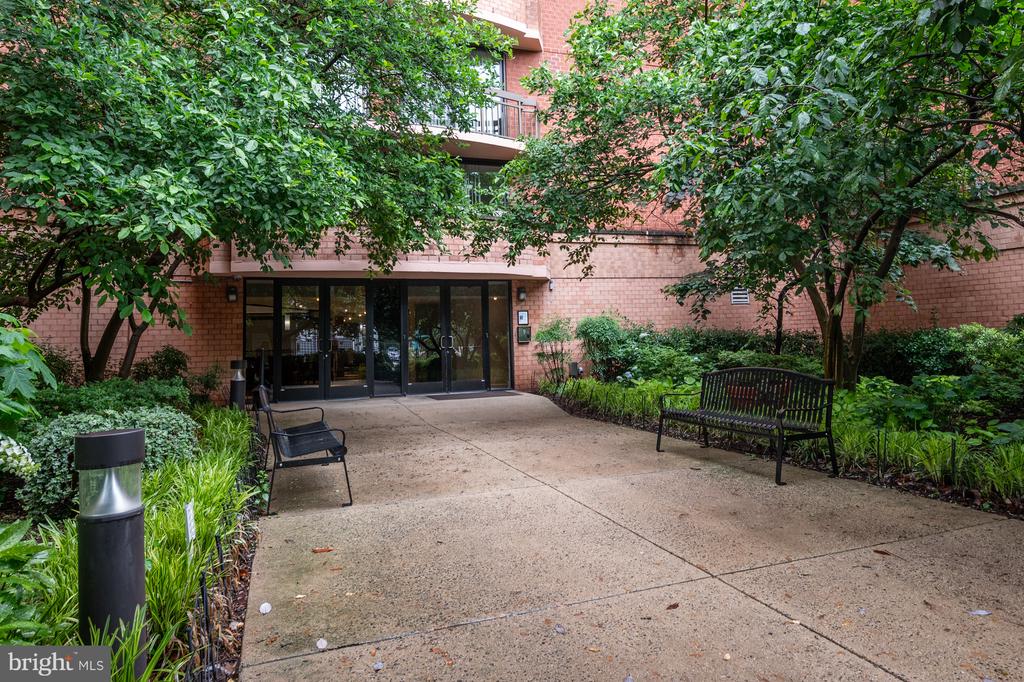 2230 GEORGE C MARSHALL DRIVE 517