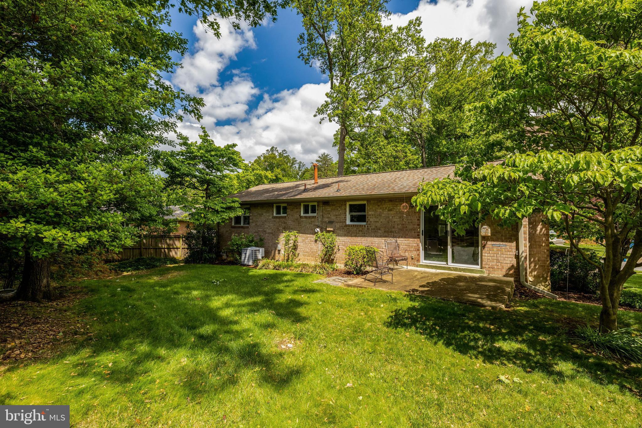 8803 KENILWORTH DRIVE