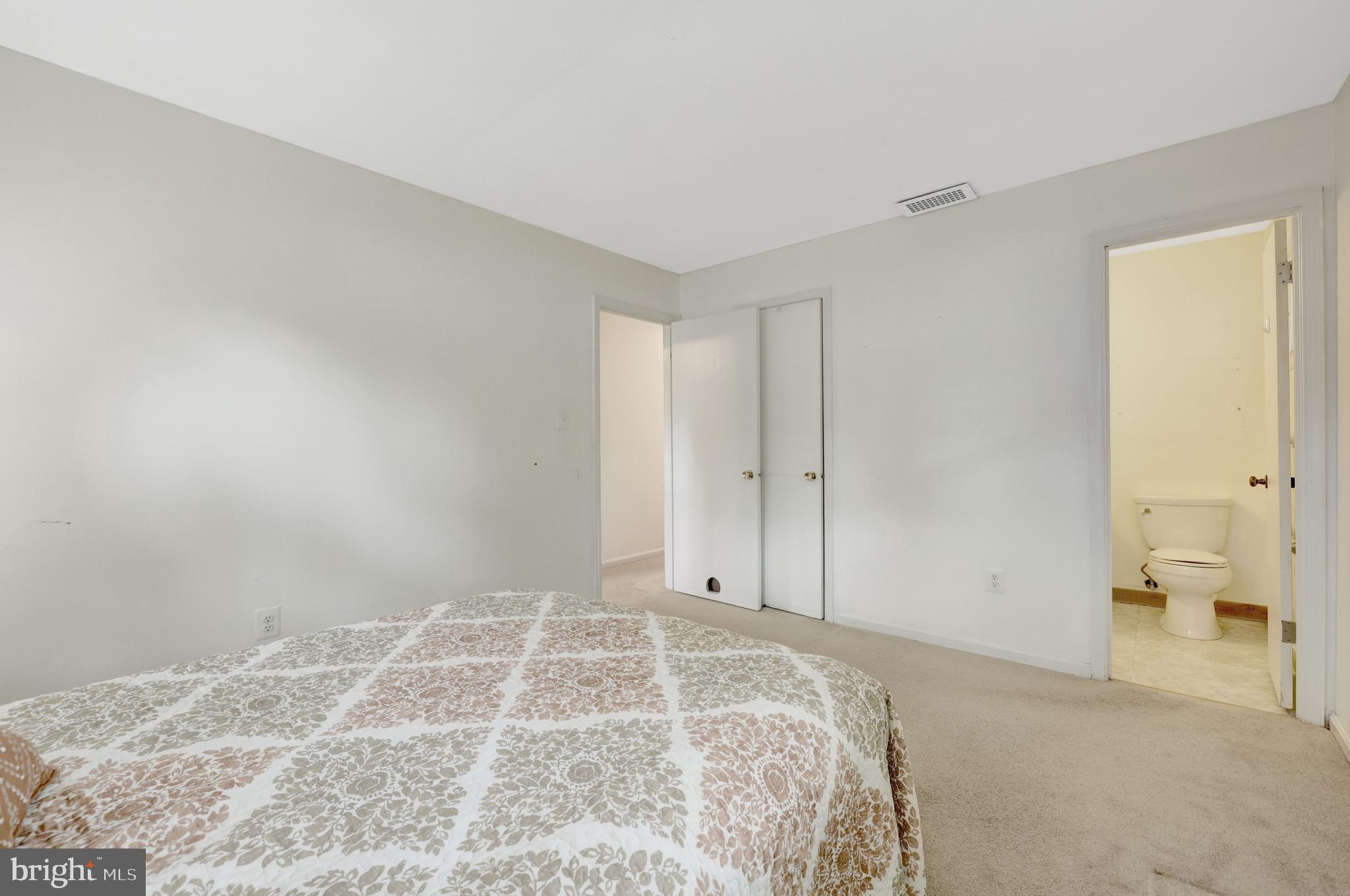 8803 KENILWORTH DRIVE