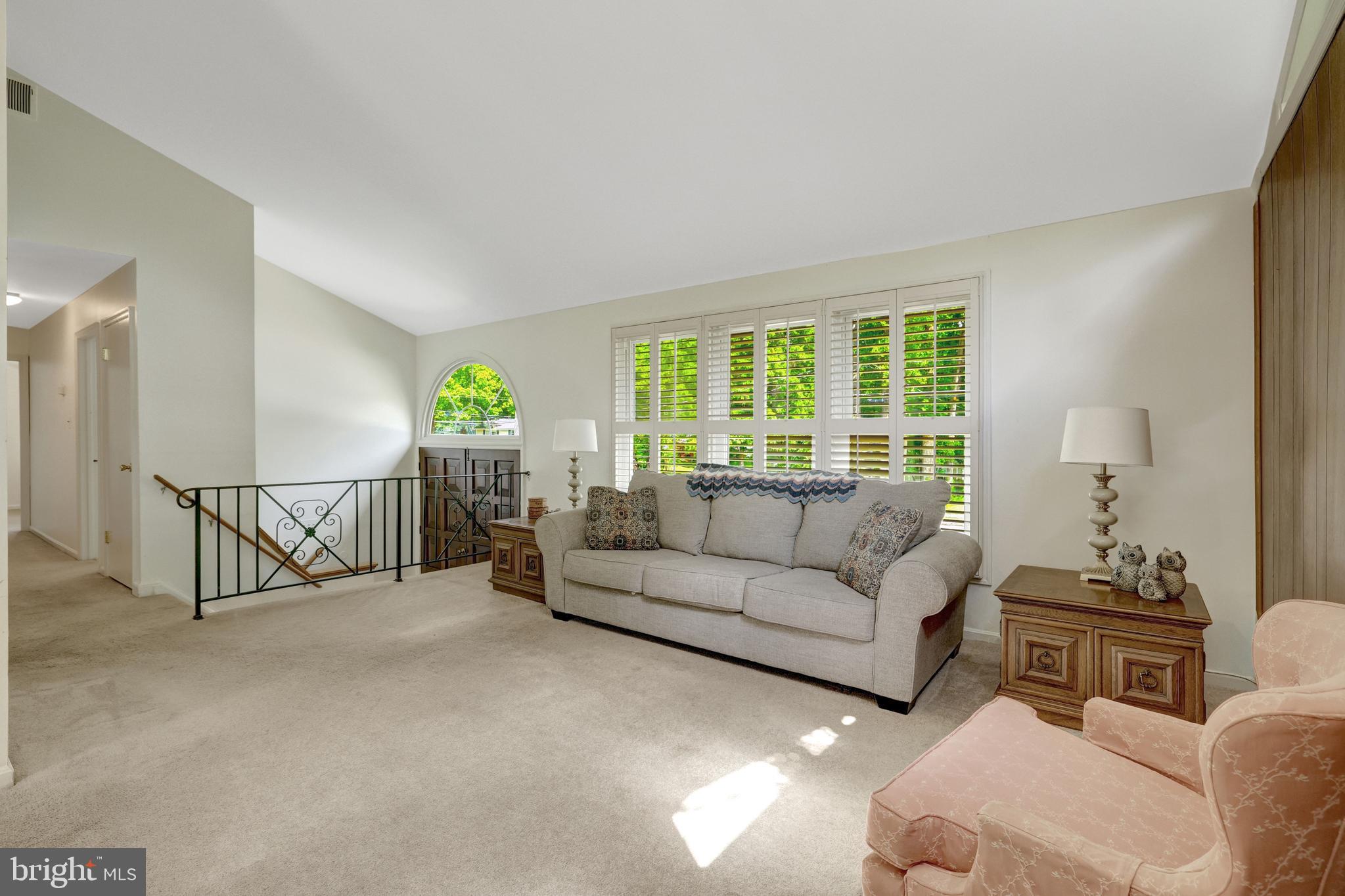 8803 KENILWORTH DRIVE