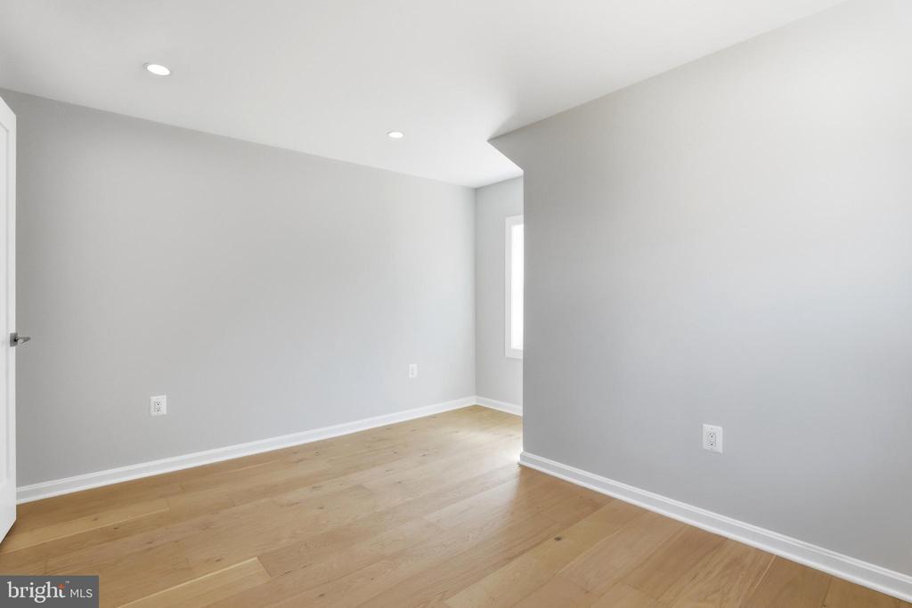 6420 SPRING TERRACE