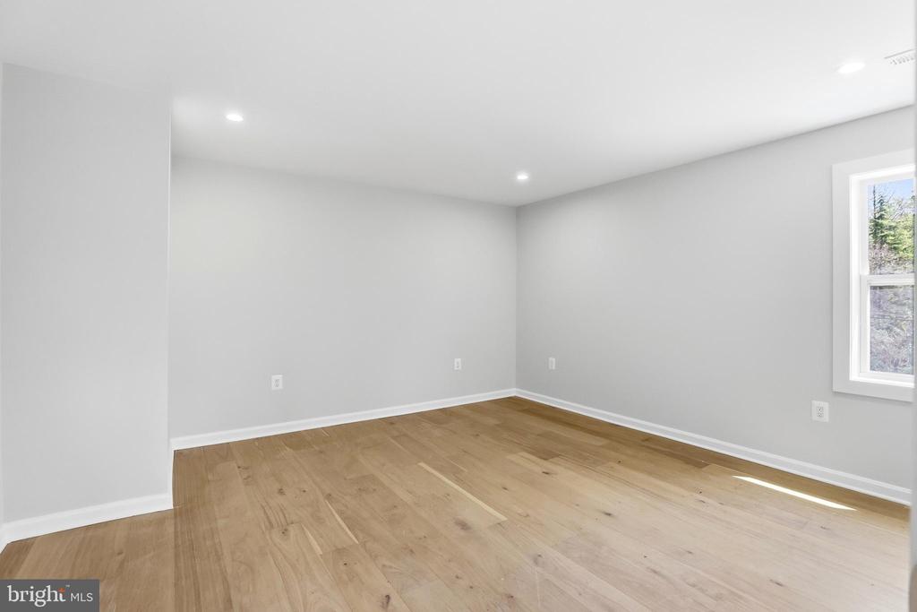 6420 SPRING TERRACE