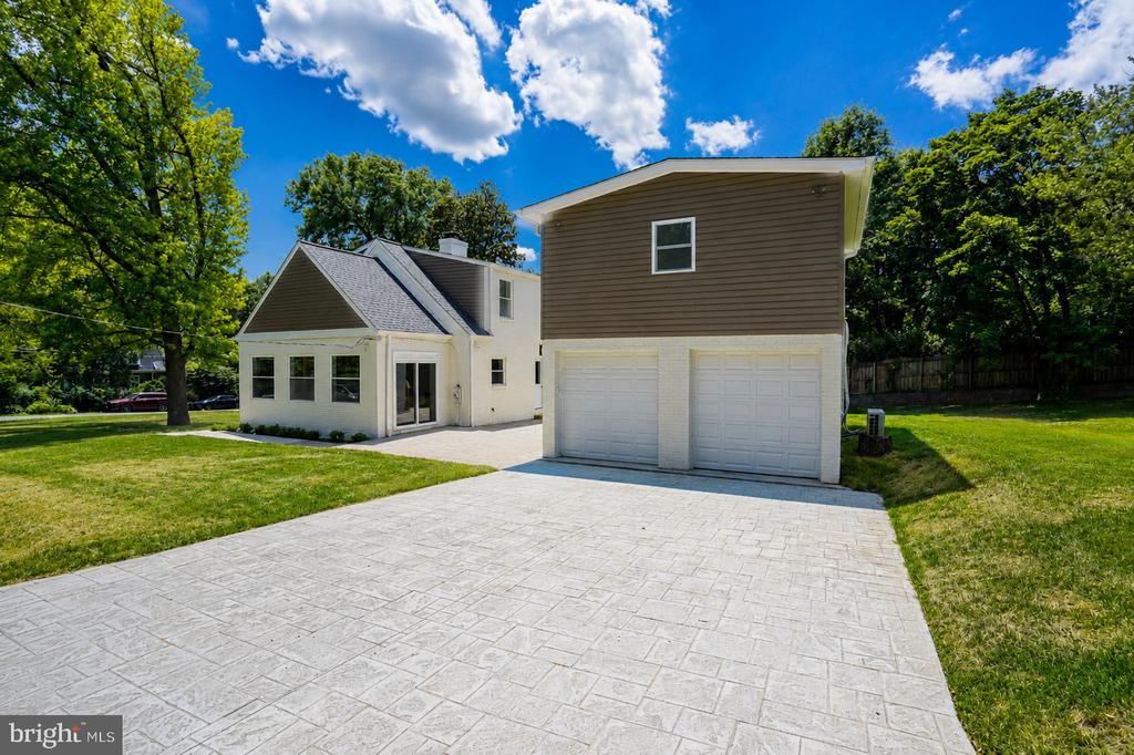 6420 SPRING TERRACE