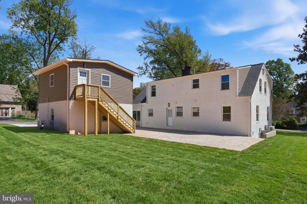 6420 SPRING TERRACE