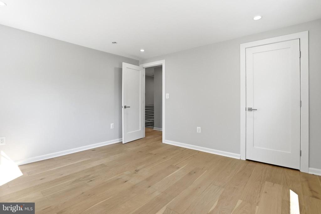 6420 SPRING TERRACE