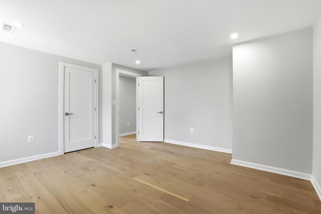 6420 SPRING TERRACE