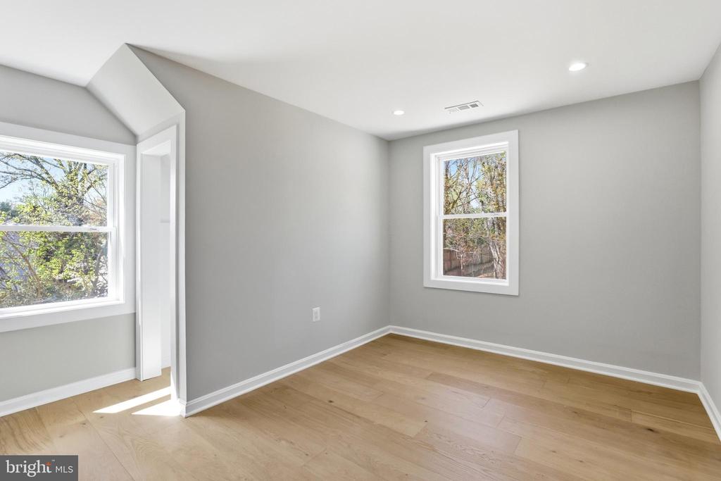 6420 SPRING TERRACE