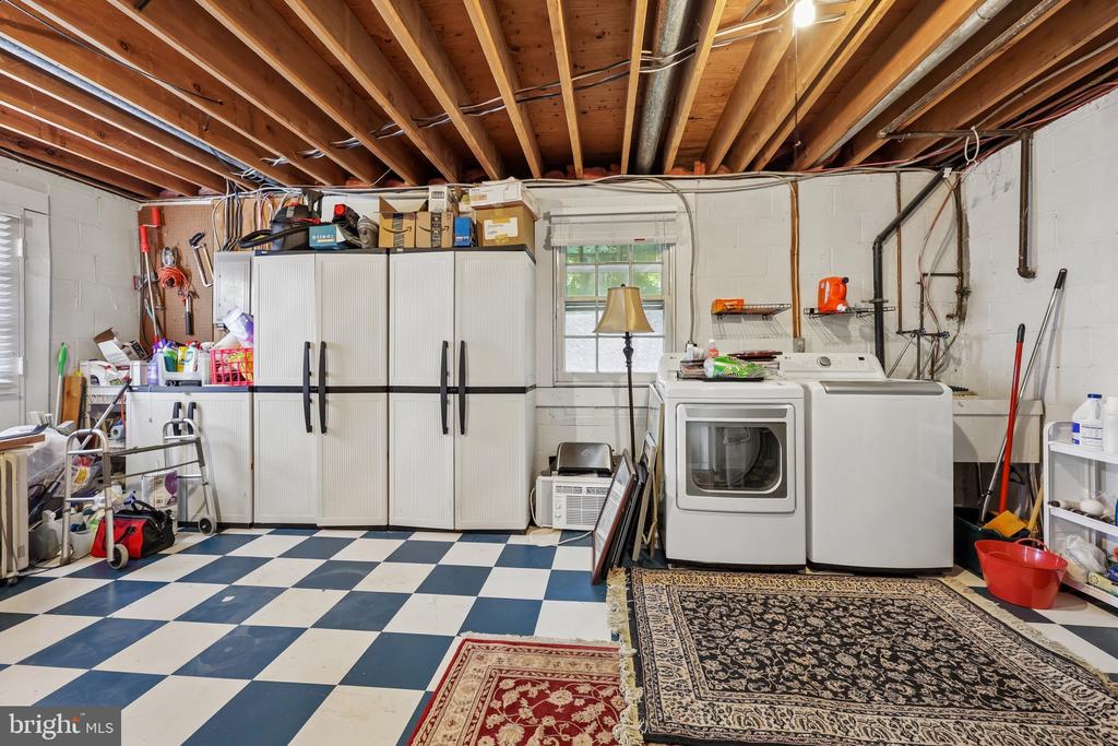 2205 ABBOTSFORD
