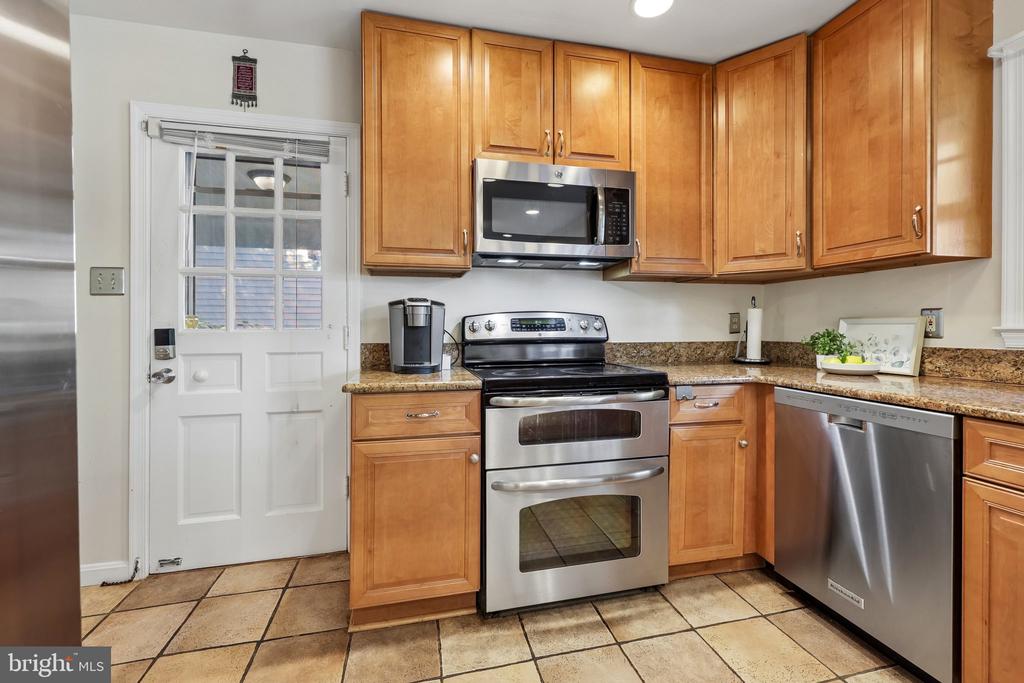 2205 ABBOTSFORD