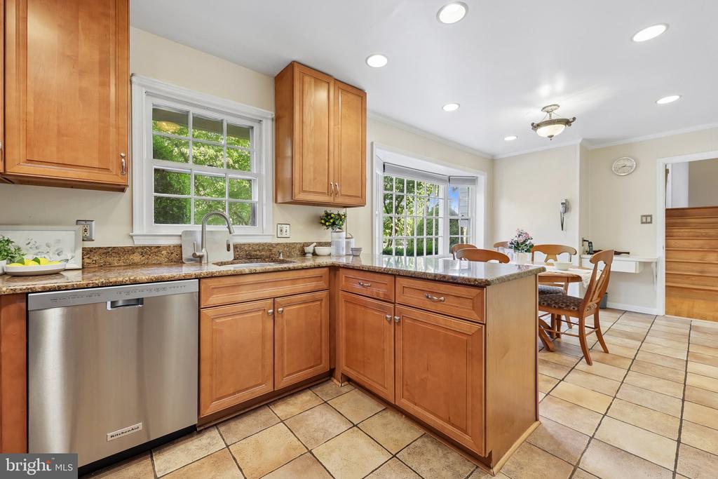 2205 ABBOTSFORD