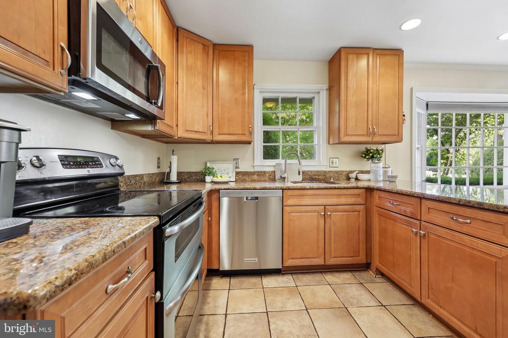 2205 ABBOTSFORD