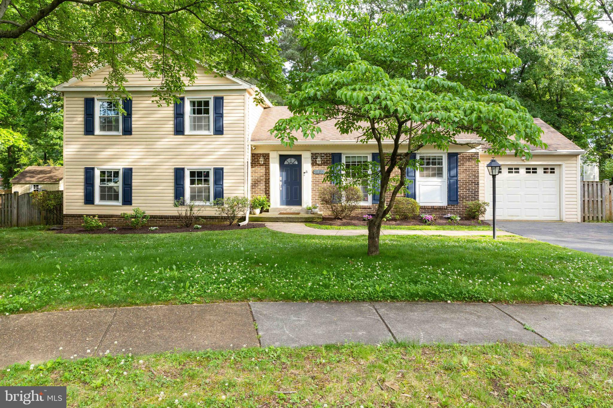 3803 STONEYBROOKE COURT