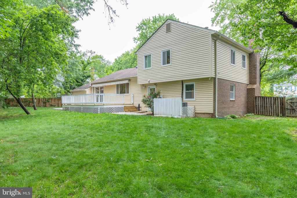 3803 STONEYBROOKE COURT