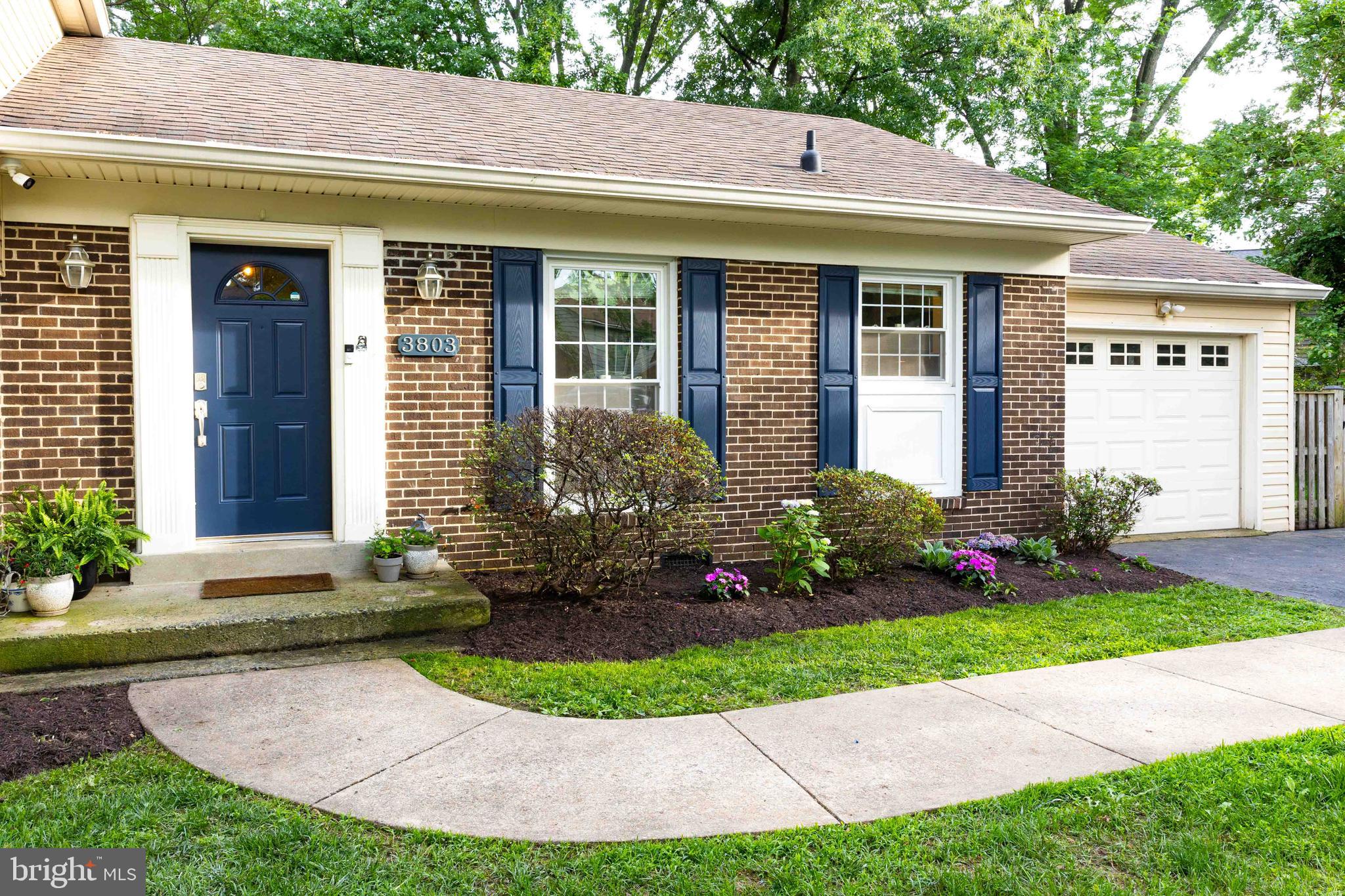3803 STONEYBROOKE COURT