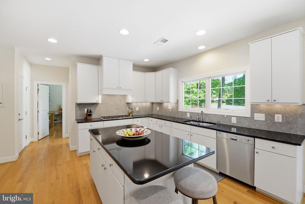 8104 REVATOM COURT