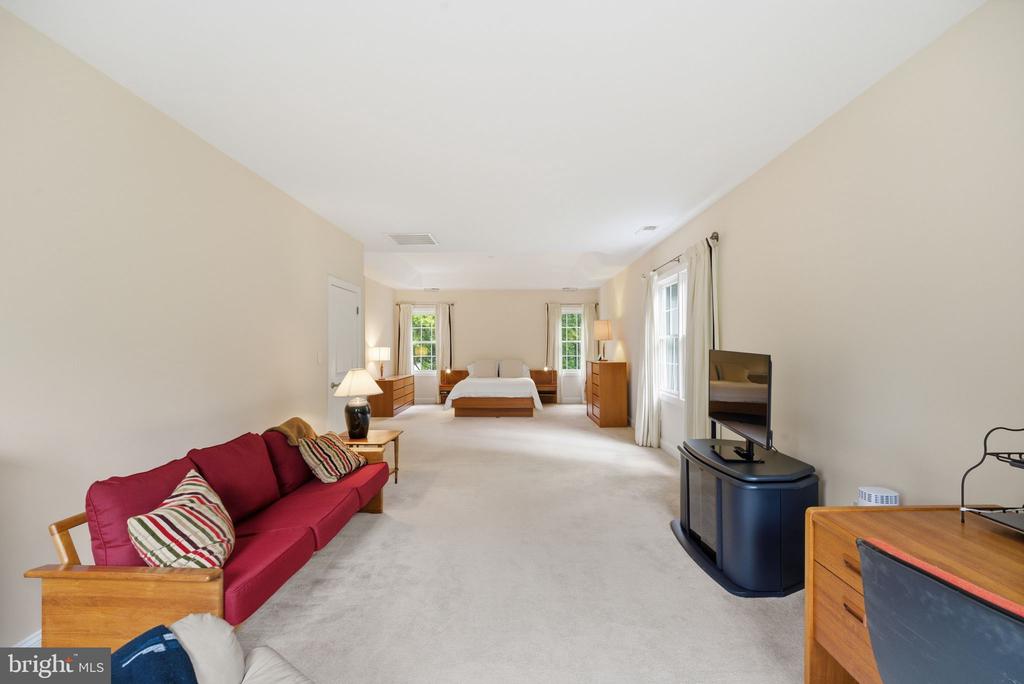 8104 REVATOM COURT