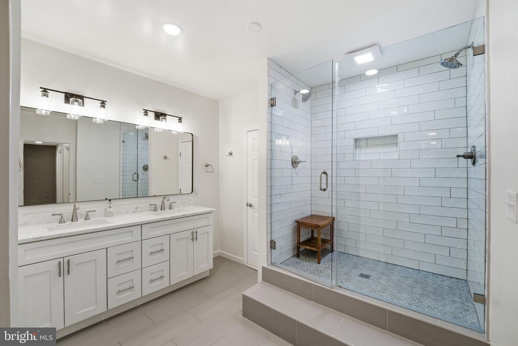 8104 REVATOM COURT