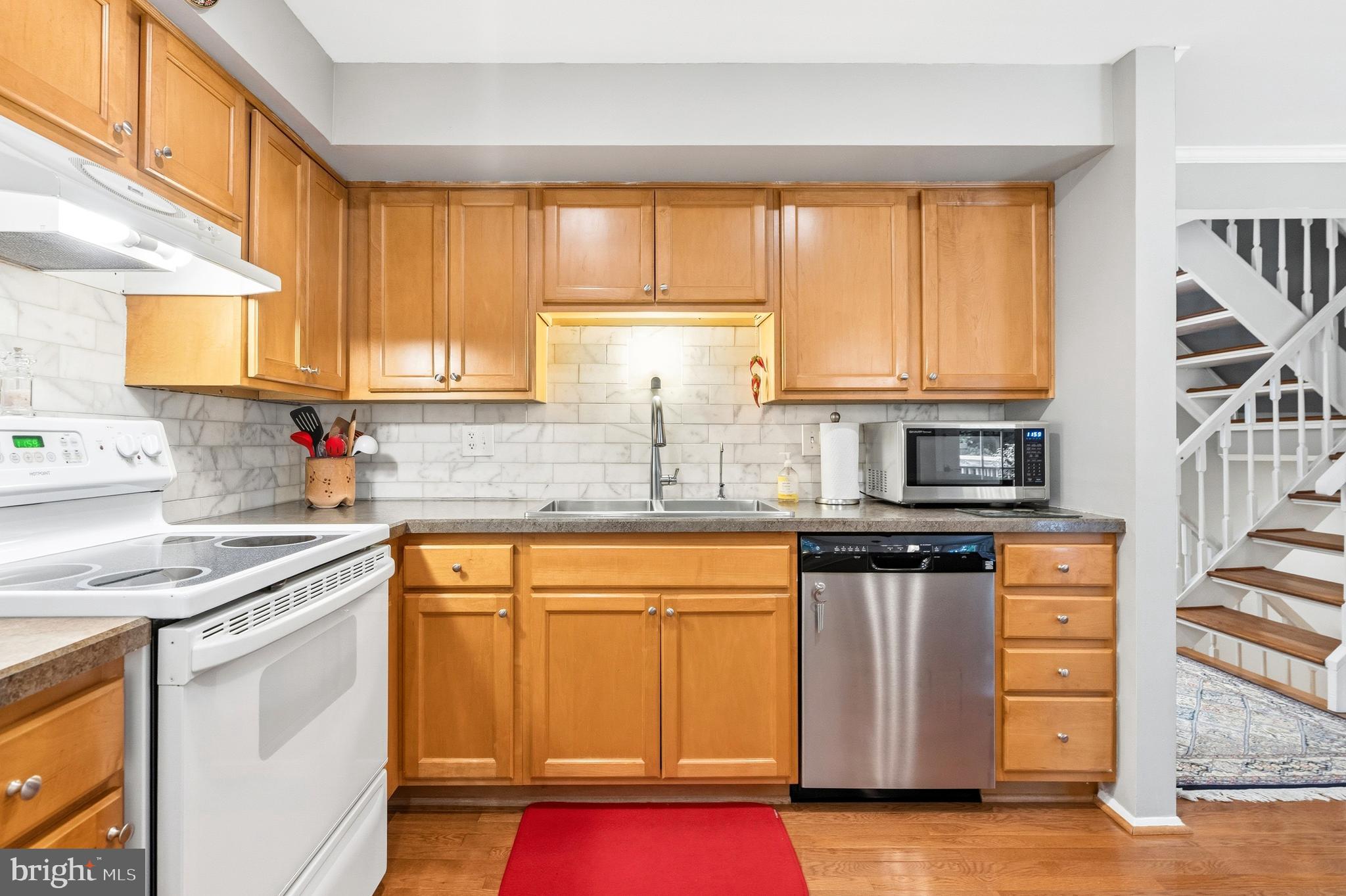 2303 MIDDLE CREEK LANE