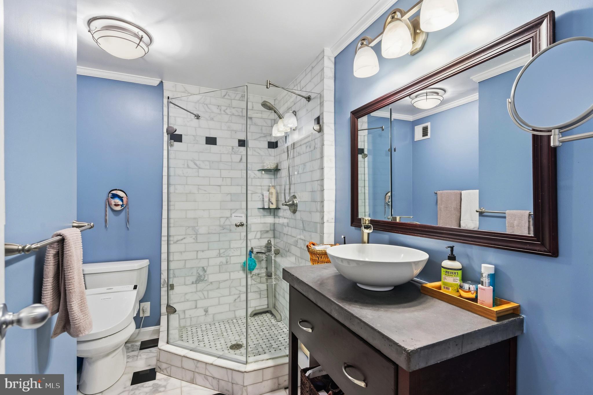 2303 MIDDLE CREEK LANE