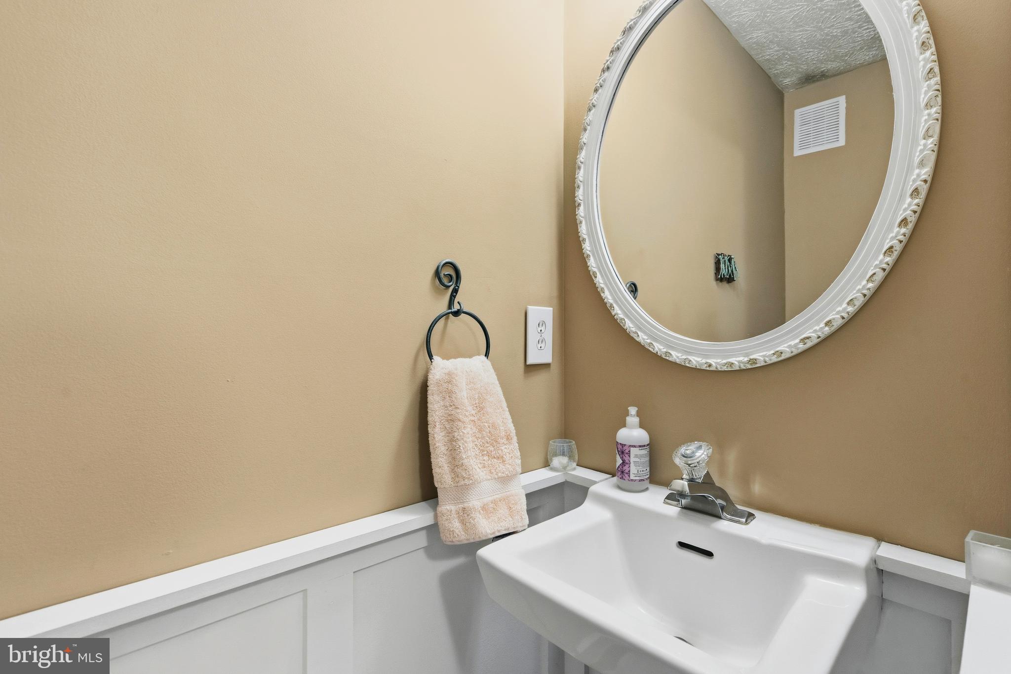 2303 MIDDLE CREEK LANE