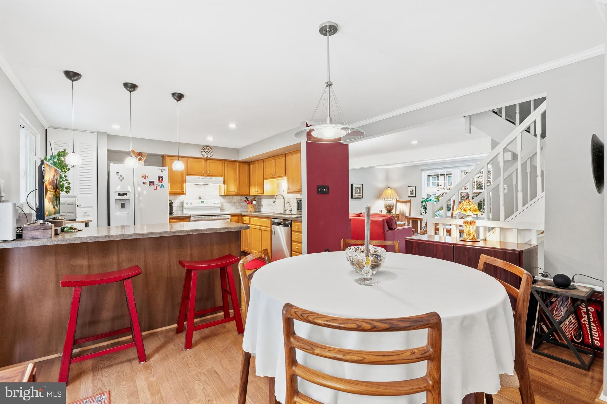 2303 MIDDLE CREEK LANE