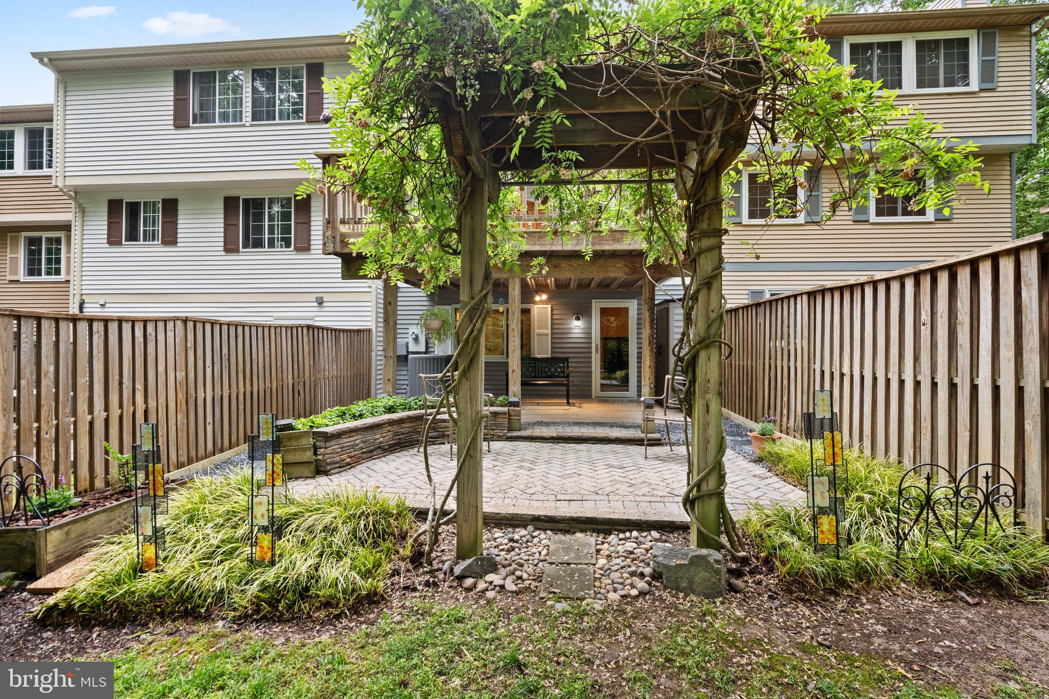 2303 MIDDLE CREEK LANE