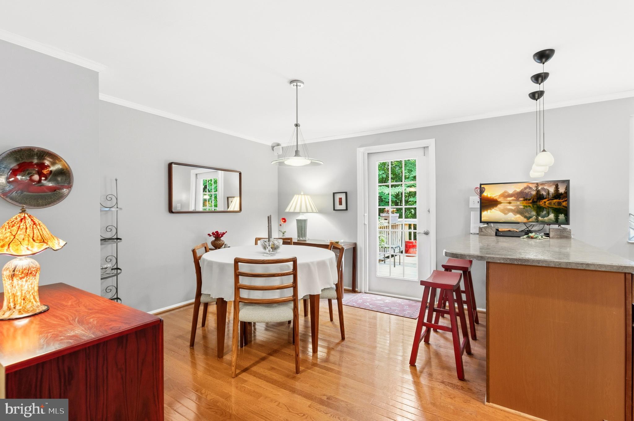 2303 MIDDLE CREEK LANE
