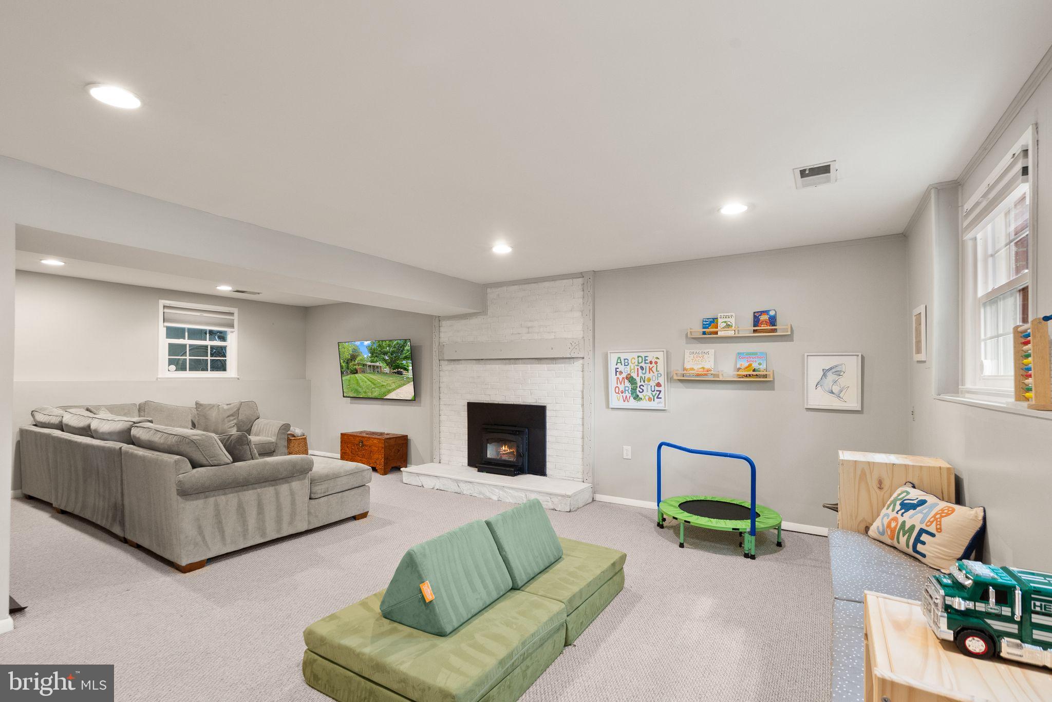 8446 PORTER LANE