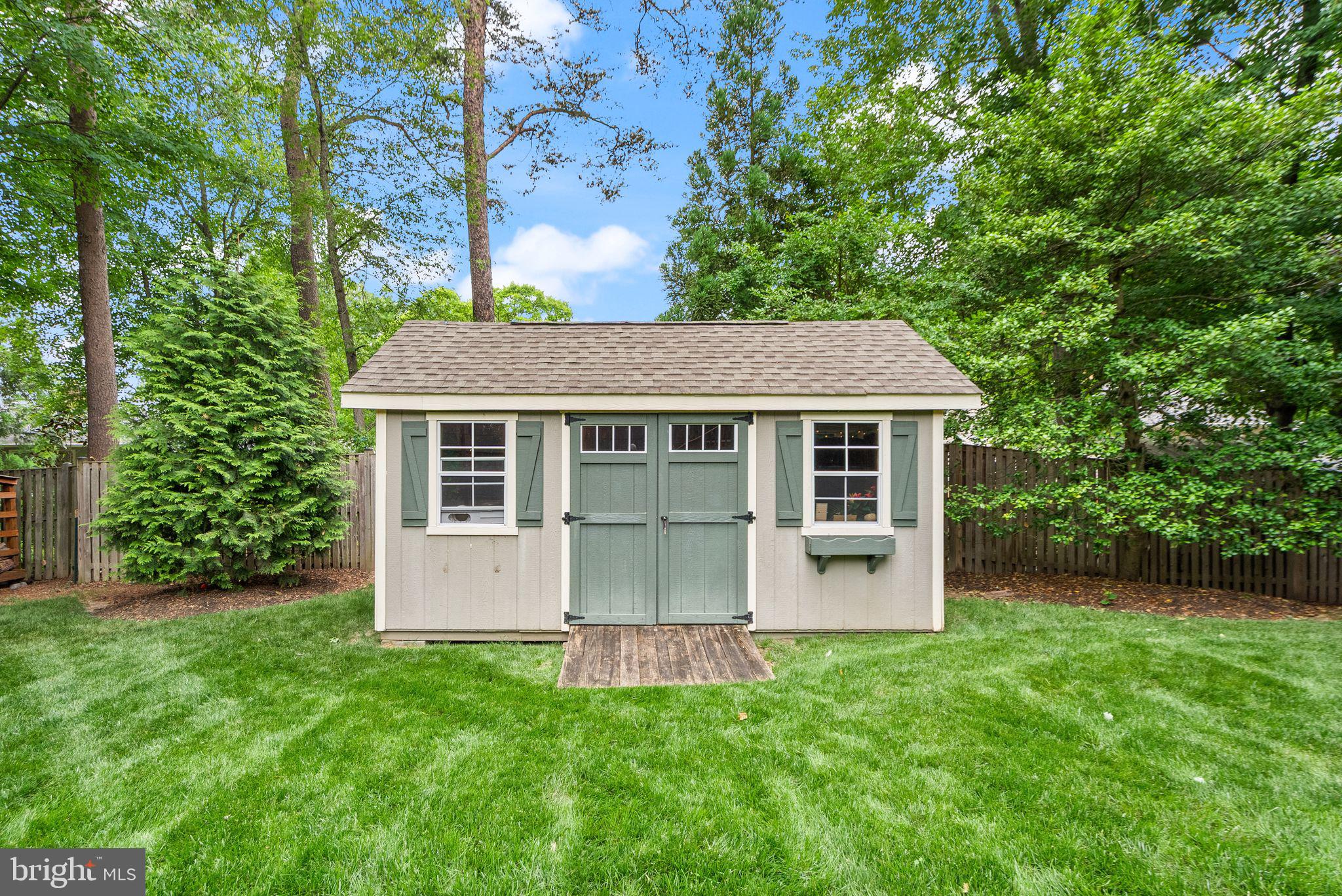 8446 PORTER LANE