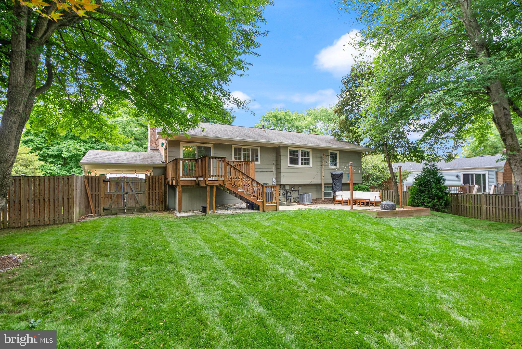 8446 PORTER LANE