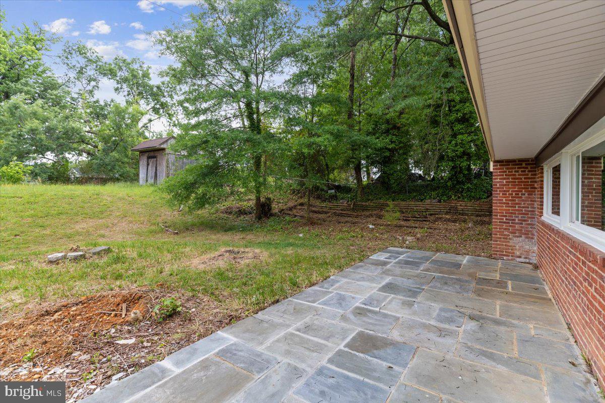 4527 ROUNDHILL ROAD