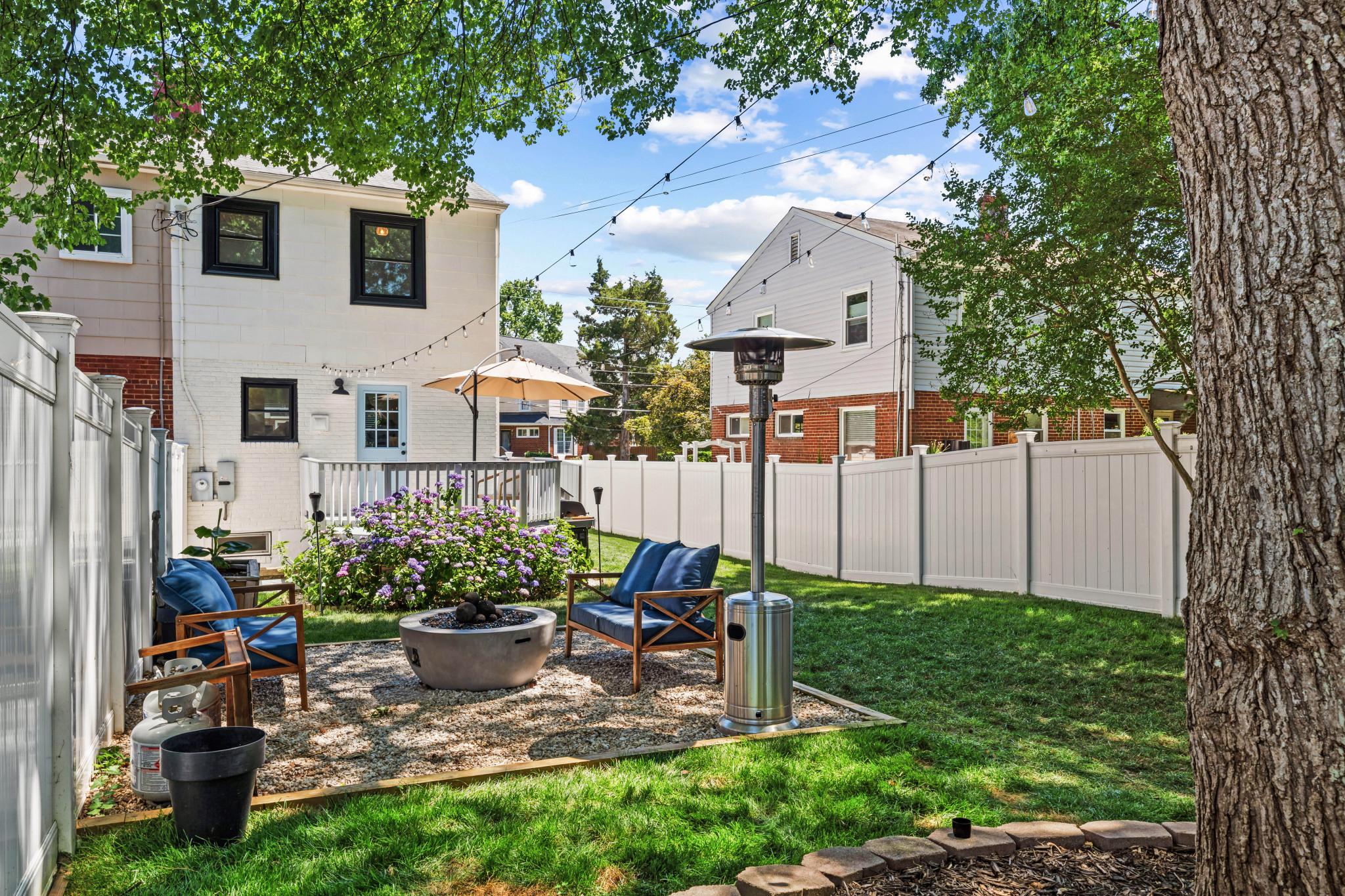 2204 DARTMOUTH DRIVE