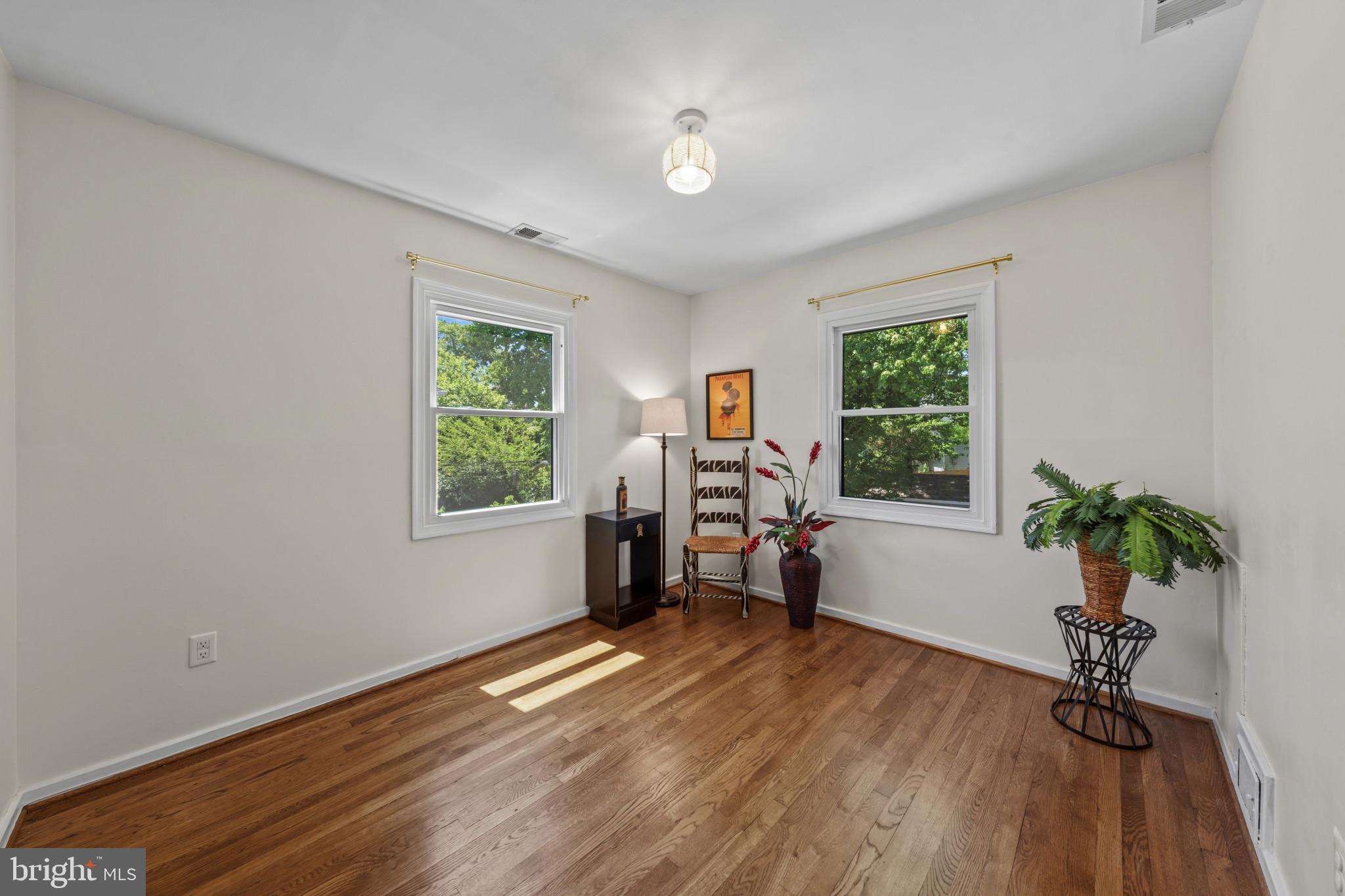 2204 DARTMOUTH DRIVE