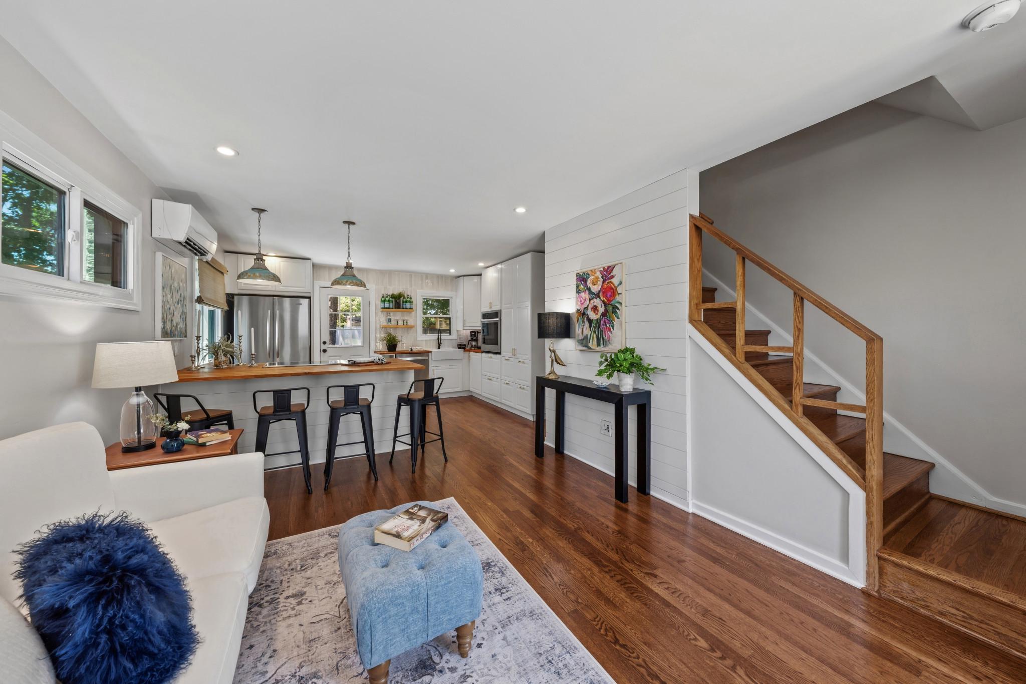 2204 DARTMOUTH DRIVE