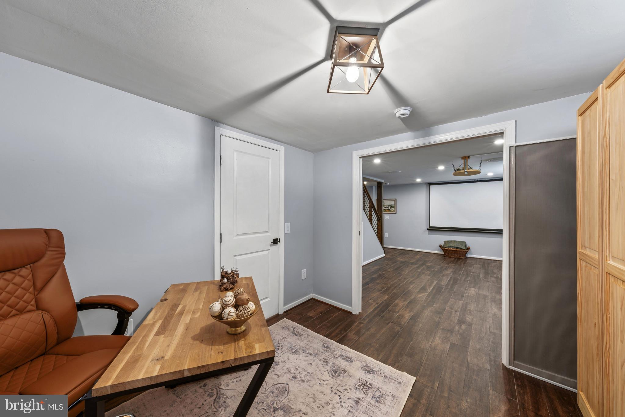 2204 DARTMOUTH DRIVE