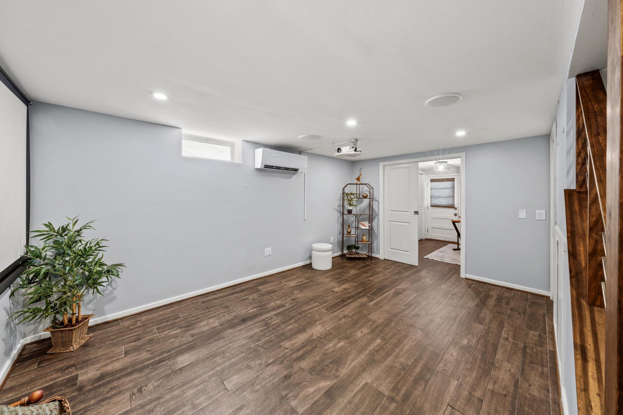 2204 DARTMOUTH DRIVE