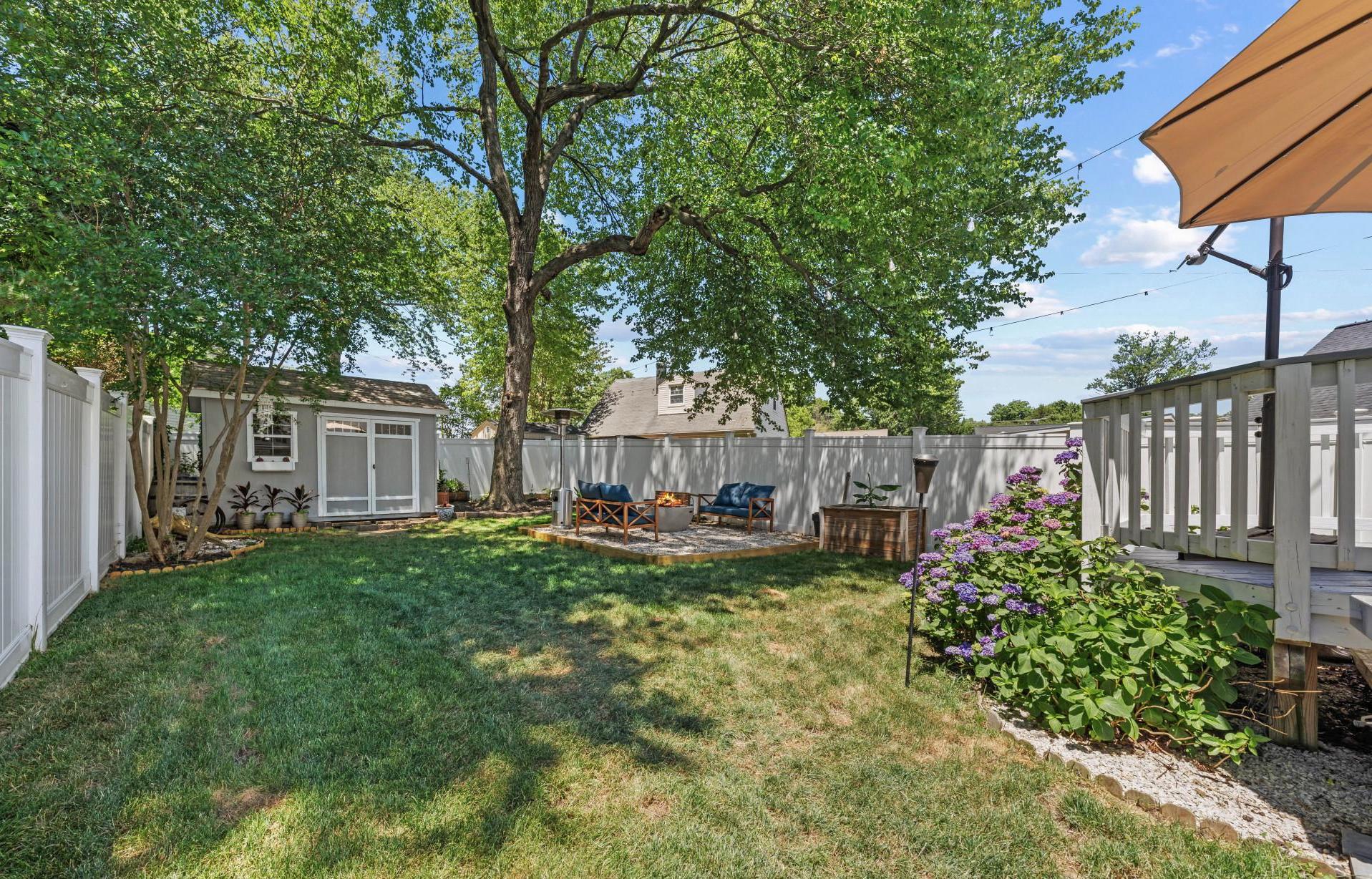 2204 DARTMOUTH DRIVE