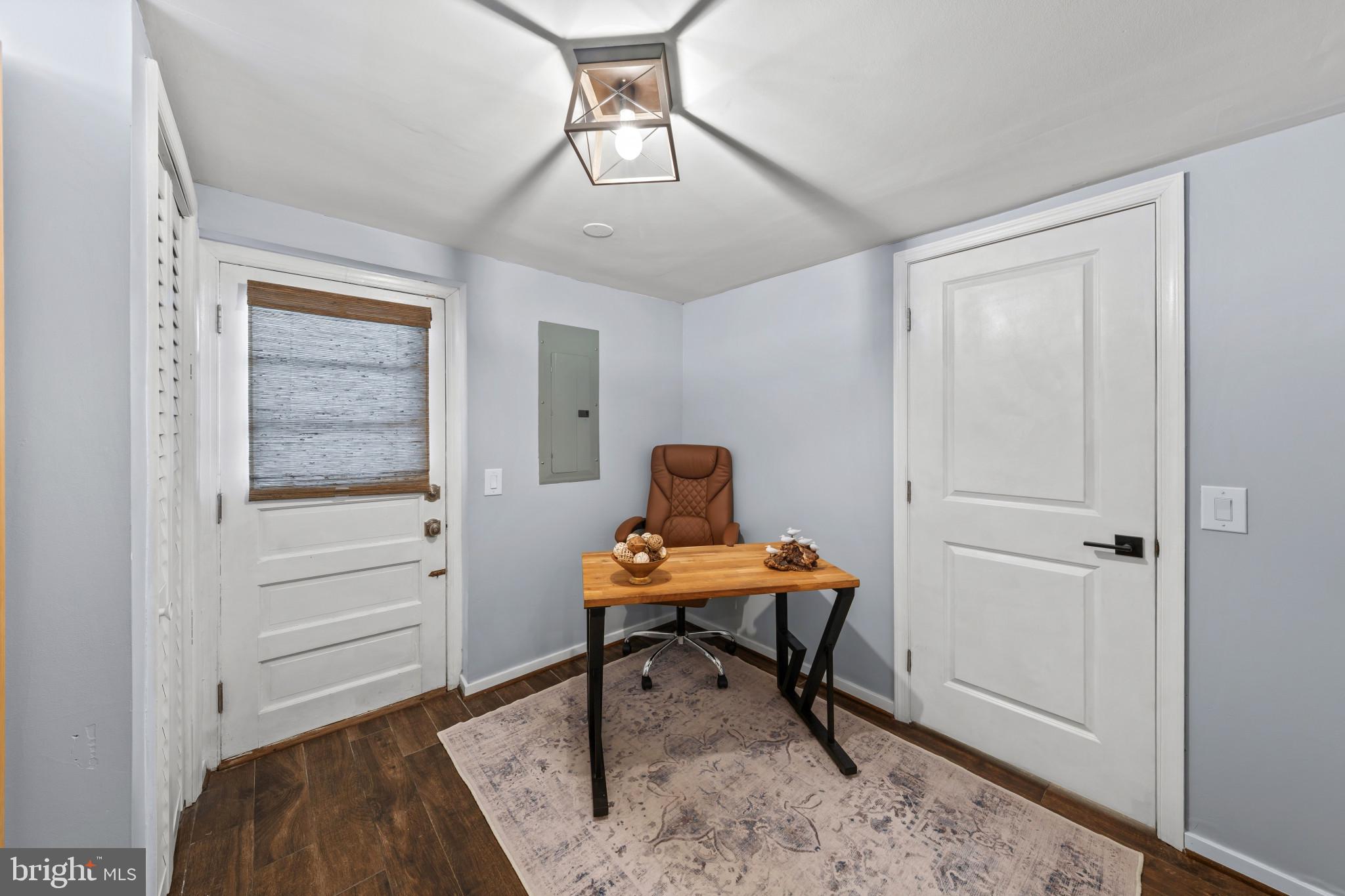 2204 DARTMOUTH DRIVE