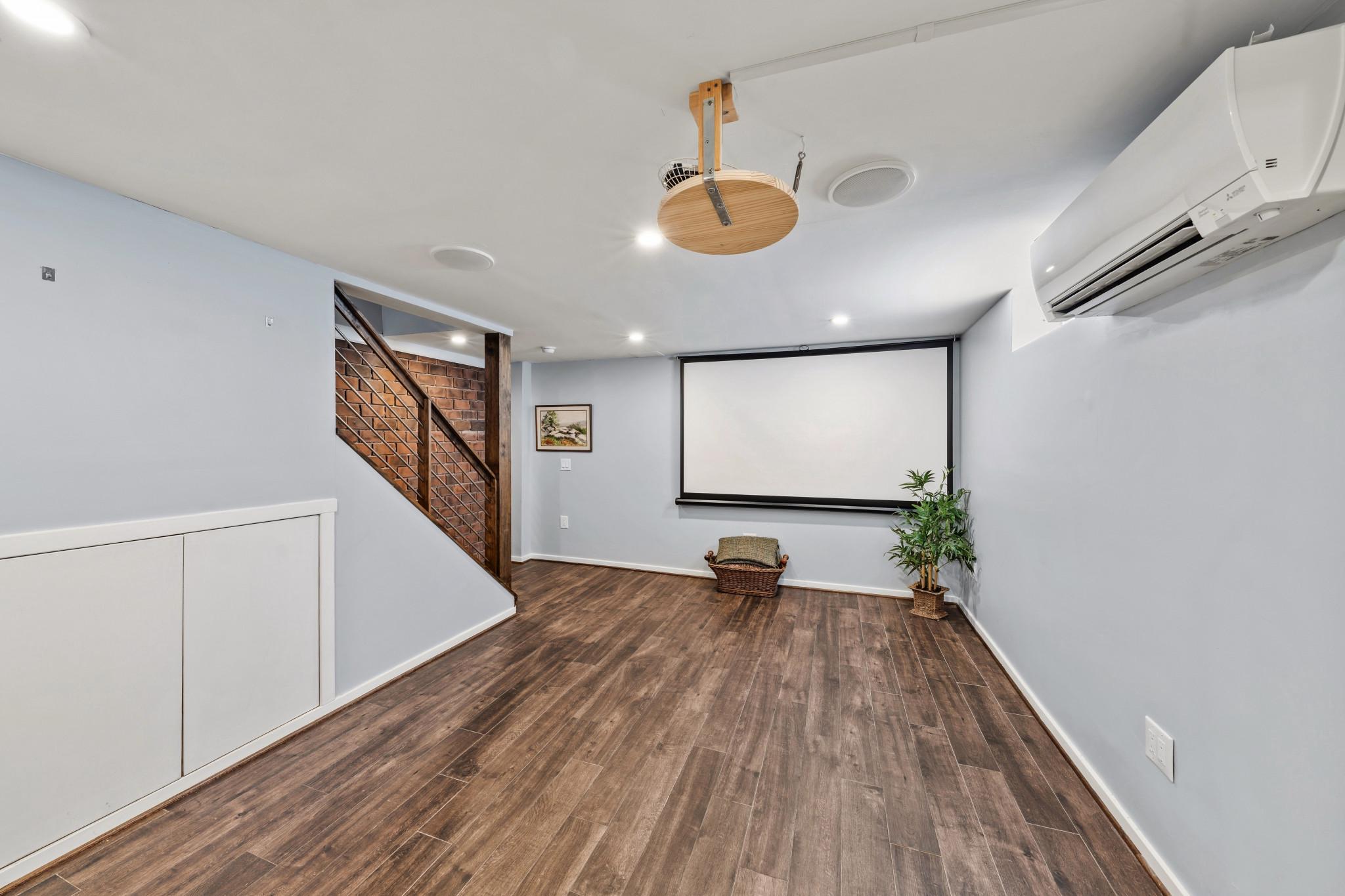 2204 DARTMOUTH DRIVE