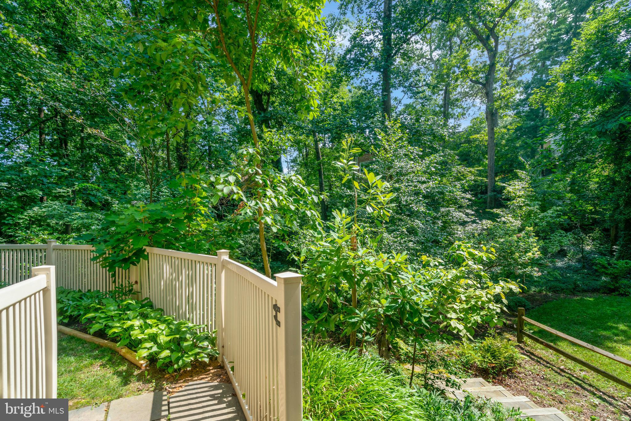 1715 HOLLINWOOD DRIVE