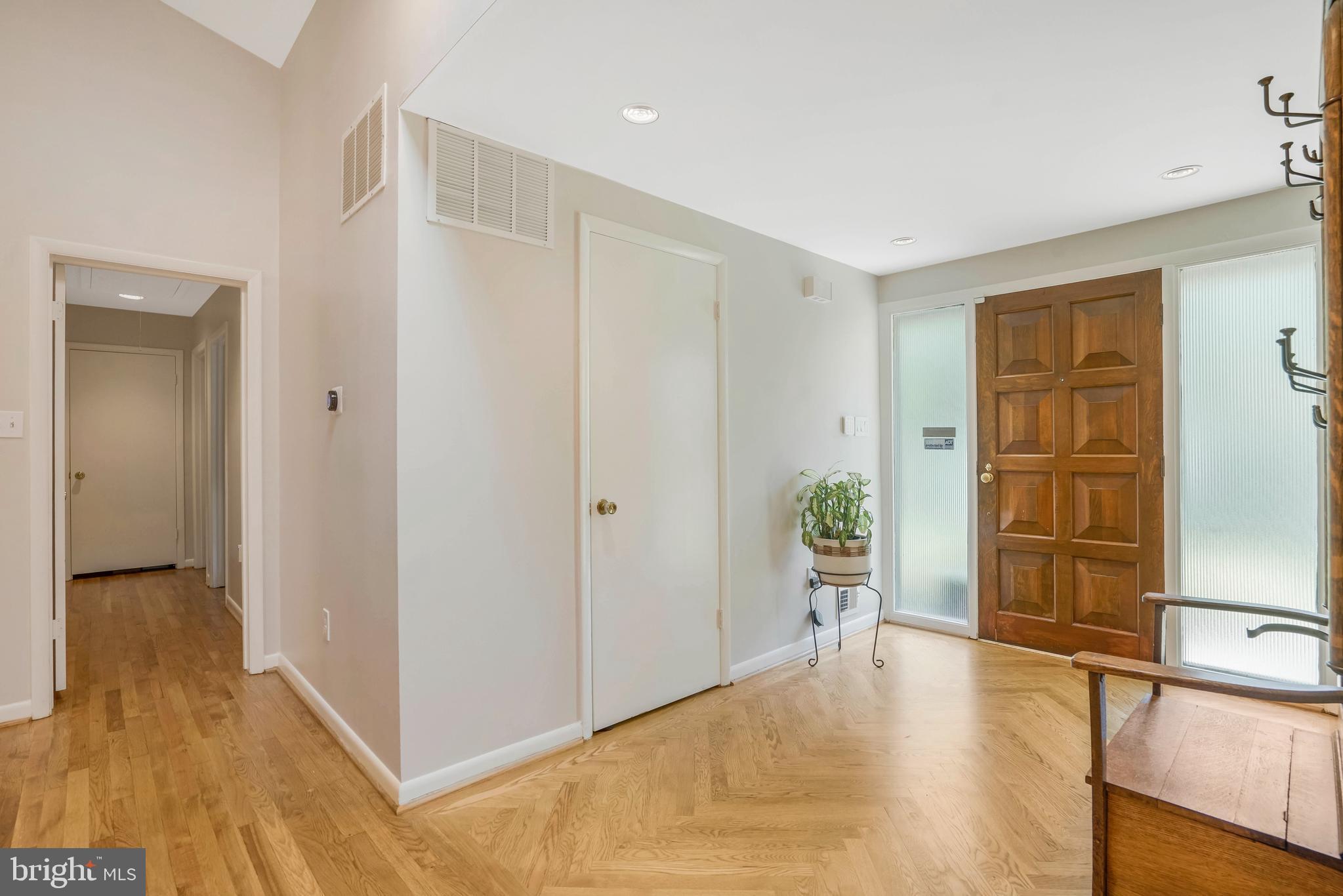 1715 HOLLINWOOD DRIVE
