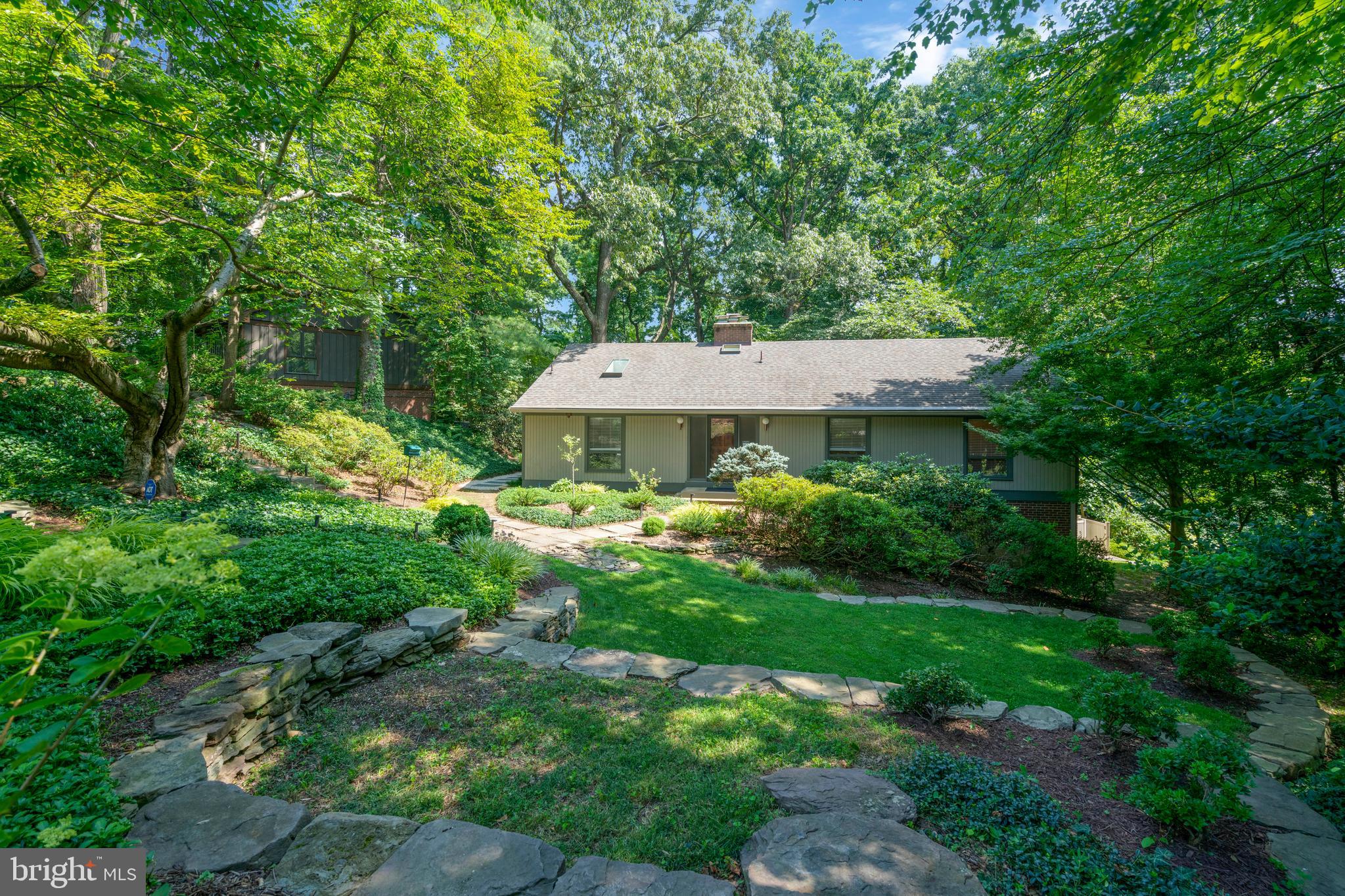 1715 HOLLINWOOD DRIVE