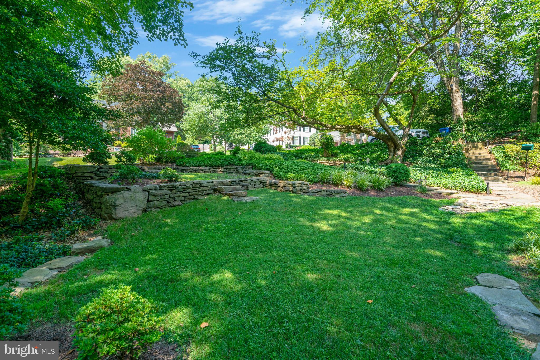1715 HOLLINWOOD DRIVE